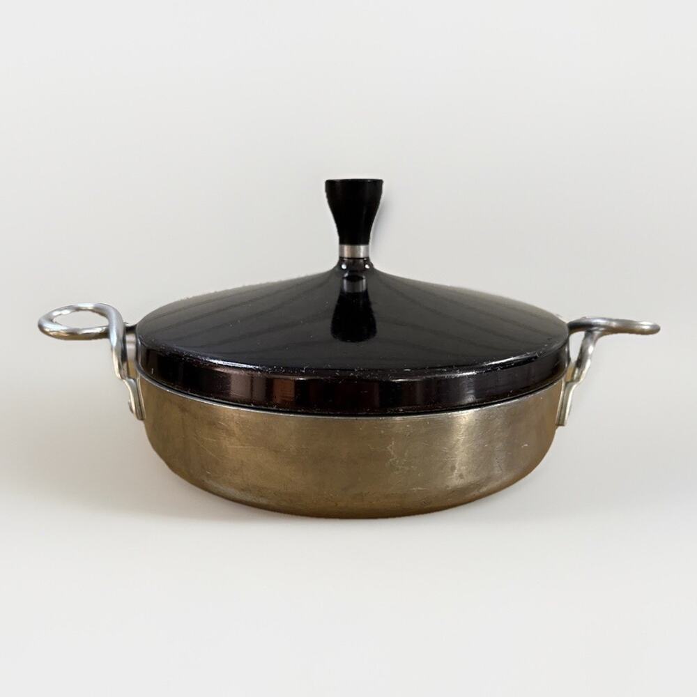 Vintage Wear-Ever 902 Aluminum 8" Casserole Pan Twist Handle MCM USA w/ Lid